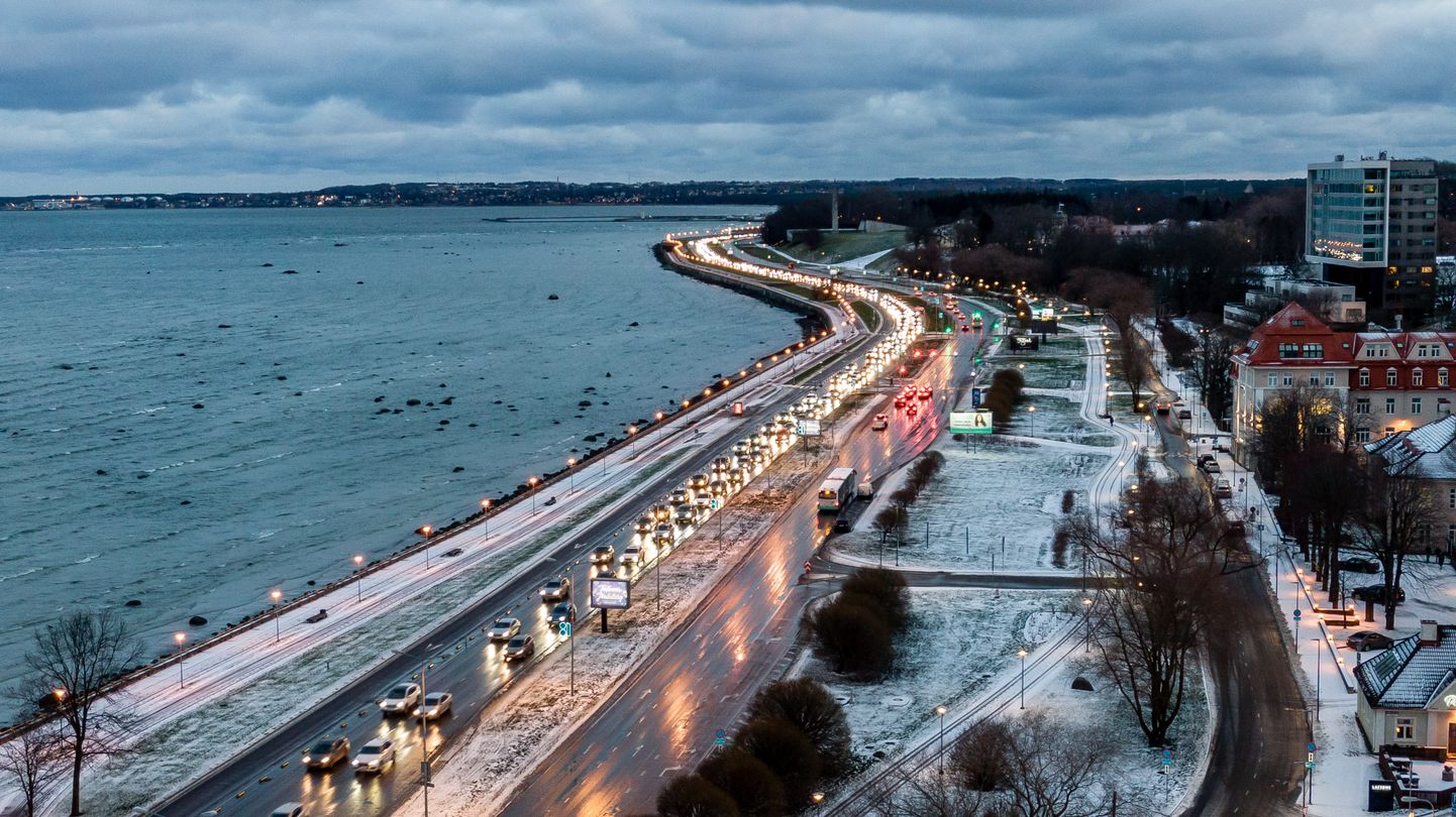 Tallinn 02.12.2019
Ummik Pirita teel. Droon.

Traffic jam on Pirita road. Drone view
FOTO:SANDER ILVEST/POSTIMEES