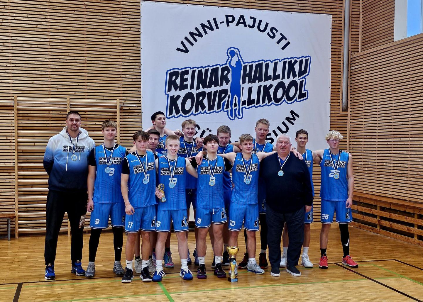 Reinar Halliku Korvpallikool/Vinni Vald alustas Euroopa noorte korvpalliliigas kodusaalis peetud alagrupiturniiri nelja võiduga.