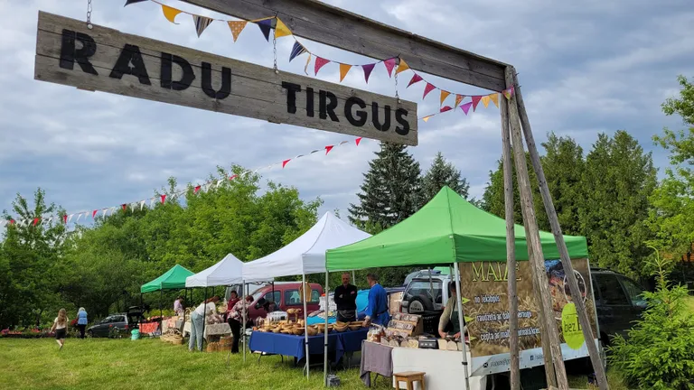 Площадка Radu tirgus