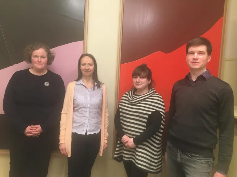 Muinsuskaitseameti ehituspärandi kaitsekorralduse juht Kaire Tooming (vasakult), Valgamaa nõunik Margis Sein, arheoloogia kaitsekorralduse spetsialist Greta-Krislin Lutter ja vanalinnade nõunik Kaarel Truu tutvustasid hiljutisel infopäeval linnakodanikele ameti seisukohti.