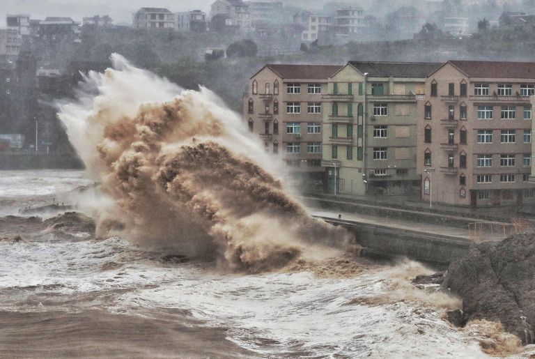 Supertaifuuni Lekima tekitatud lained Zhejiangi provintsis.