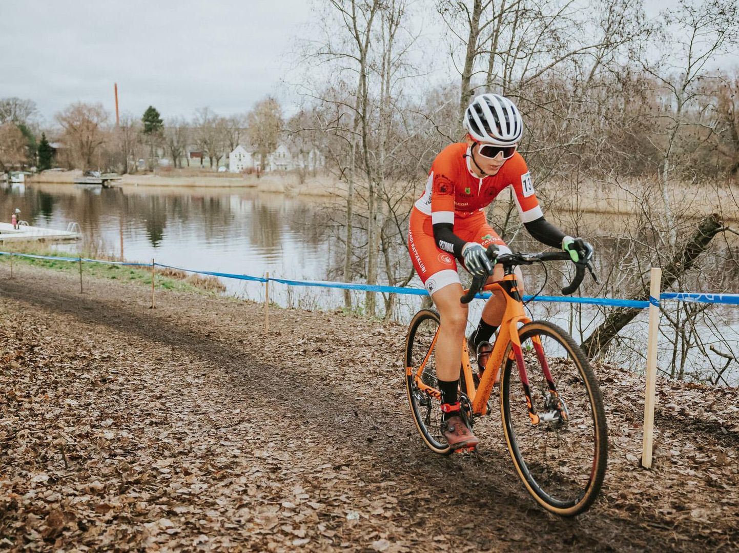 Viljandi rattaklubi kasvandik Elina Tasane suundub juba talvel elama, treenima ja võistlema Šveitsi.