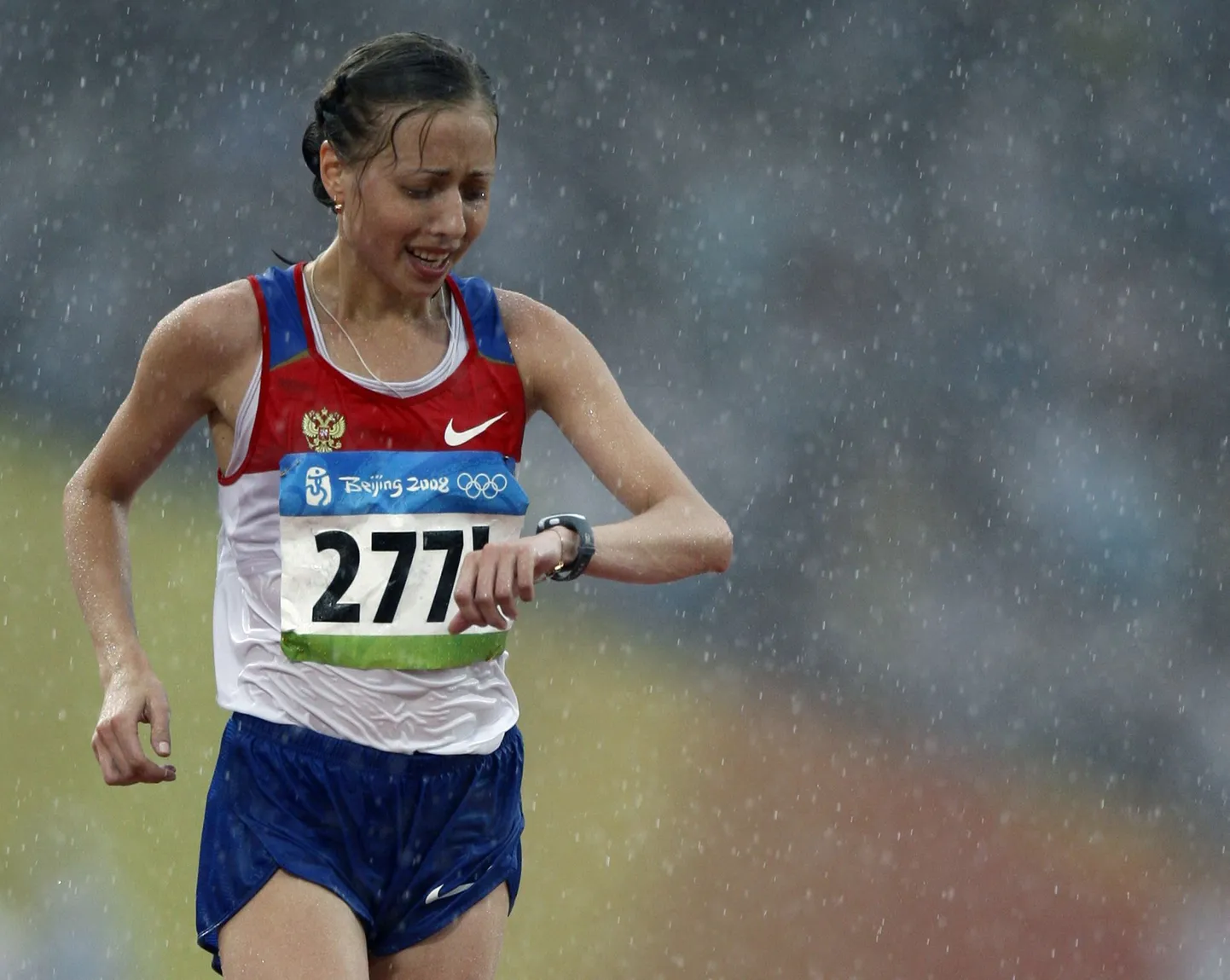 Olga Kaniskina võitis vihma trotsides naiste 20 kilomeetri käimisvõistluse.