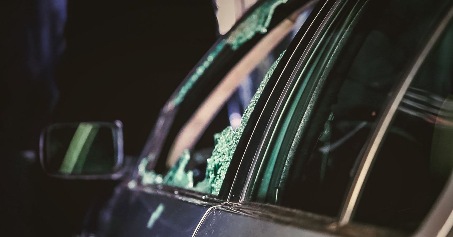 43-летний мужчин разбивал стекла машин в Нымме.