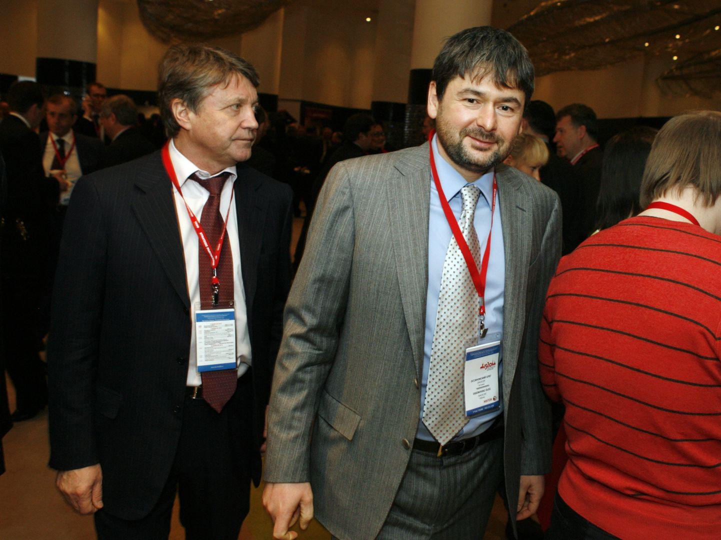 Vasakul Jevgeni Malov, otse vaatab Oleg Ossinovski.