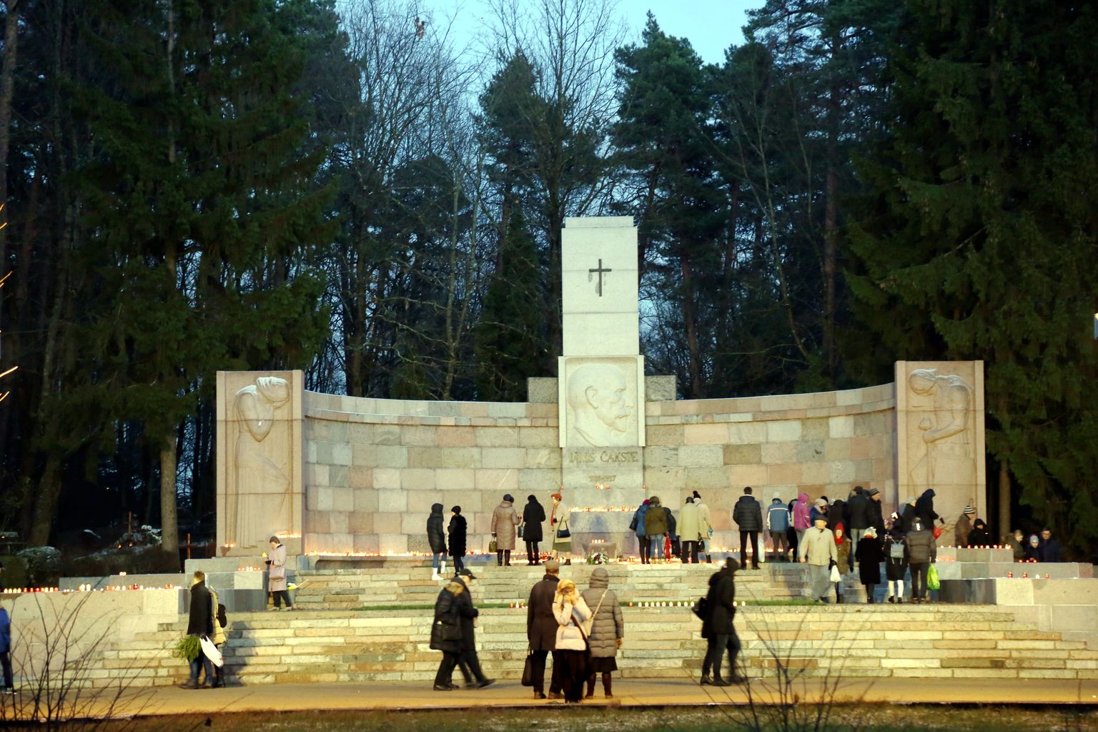 Памятник первому президенту Латвии Янису Чаксте