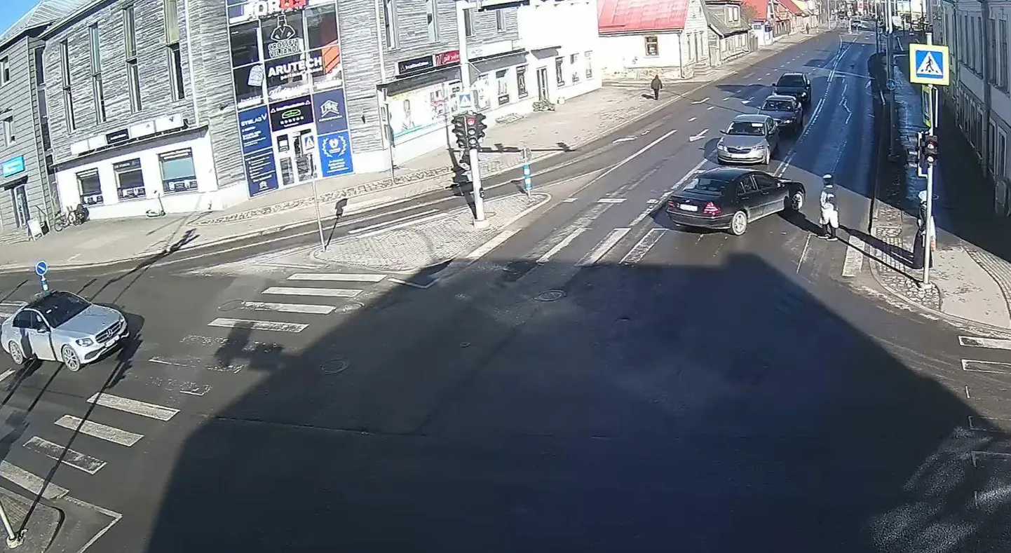Опасный инцидент на оживленном перекрестке в Вильянди.