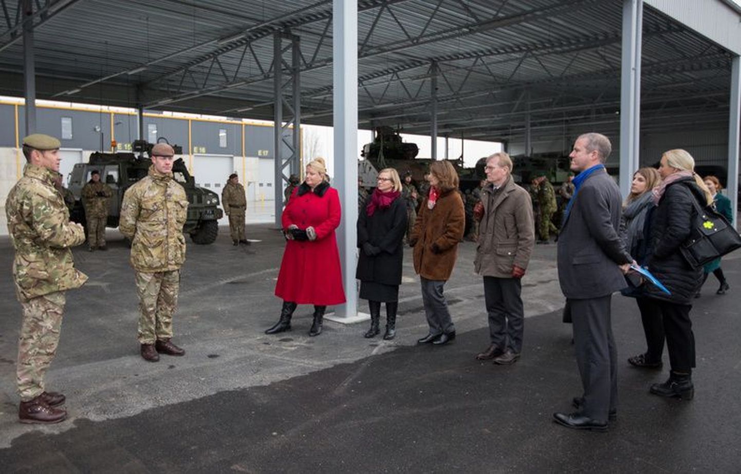 Eesti suursaadik NATO juures Kyllike Sillaste-Elling käis Tapal koos kolleegidega Prantsusmaalt, Taanist ja Ühendkuningriigist.