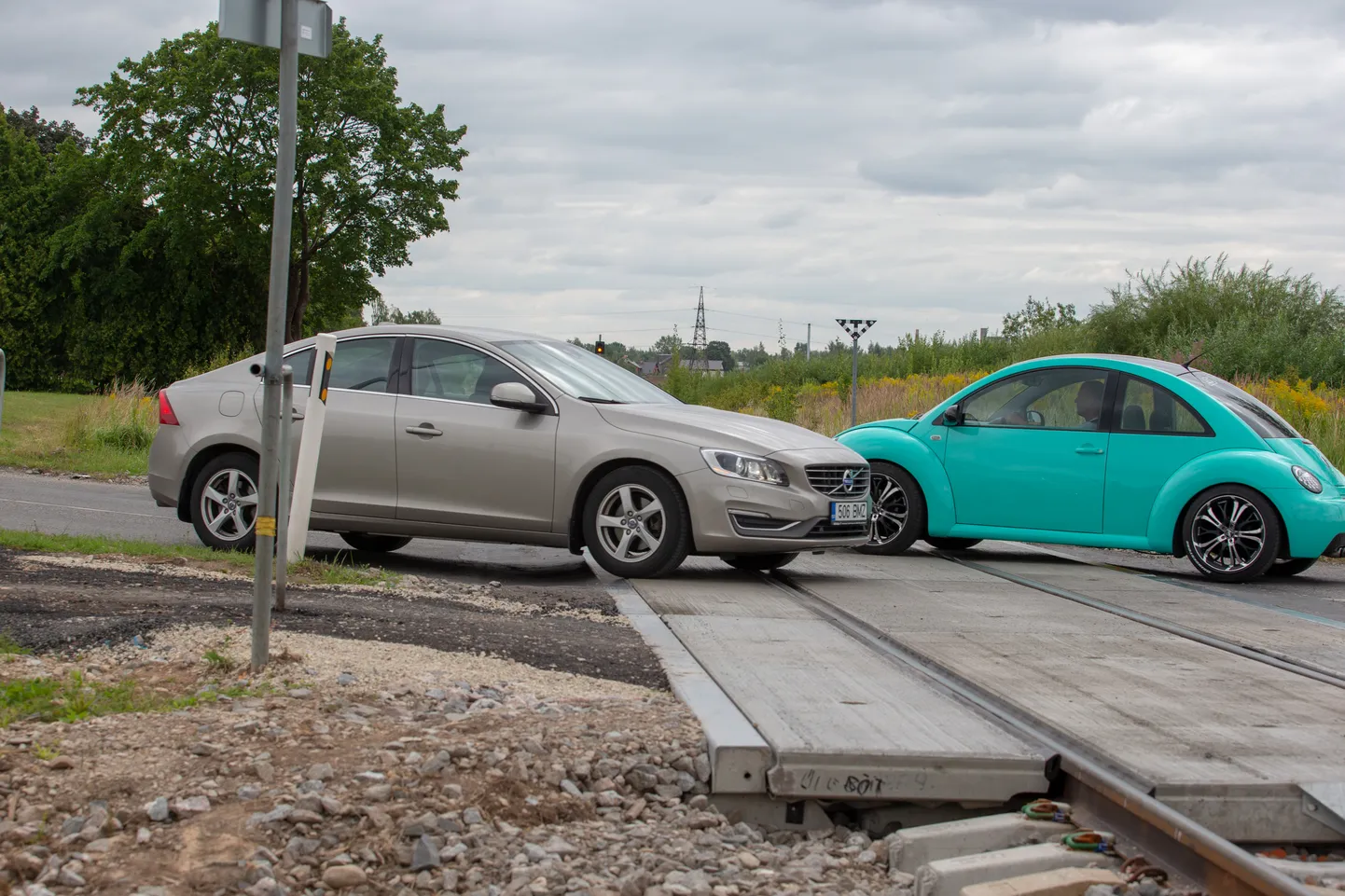 Autojuhtidel tuleb foorita ülesõidukohal lähtuda liiklusmärkidest. Foto on illustratiivne.