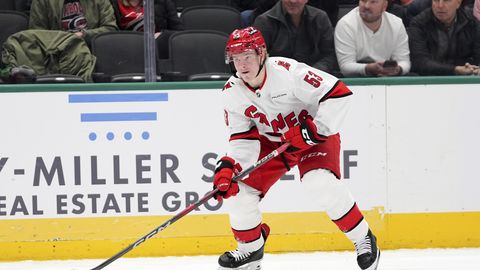 Hokejist Bleik podpisal osemletno pogodbo s Hurricanesi