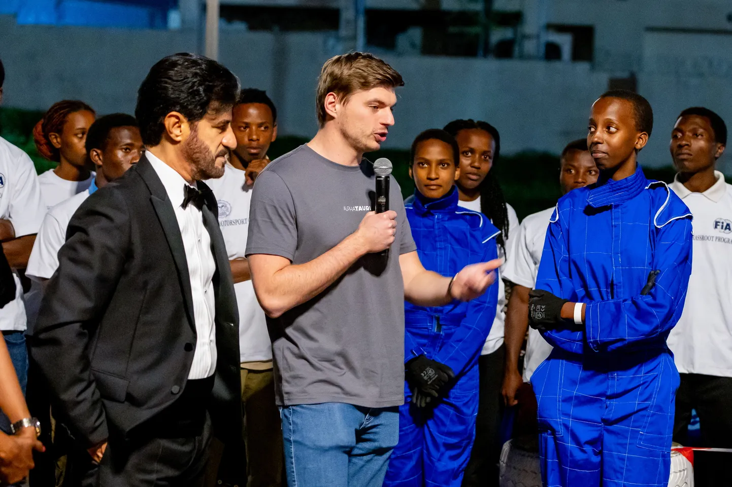 Max Verstappen (keskel) on Red Bulliga lepinguliselt seotud 2028. aastani. See aga ei välista, et poolte kokkuleppel võib ta piisava raha eest juba varem liituda mõne konkurendiga. Mercedes on praegu laualt maas, kuid päevavalgele on tulnud jutud Aston Martinist.