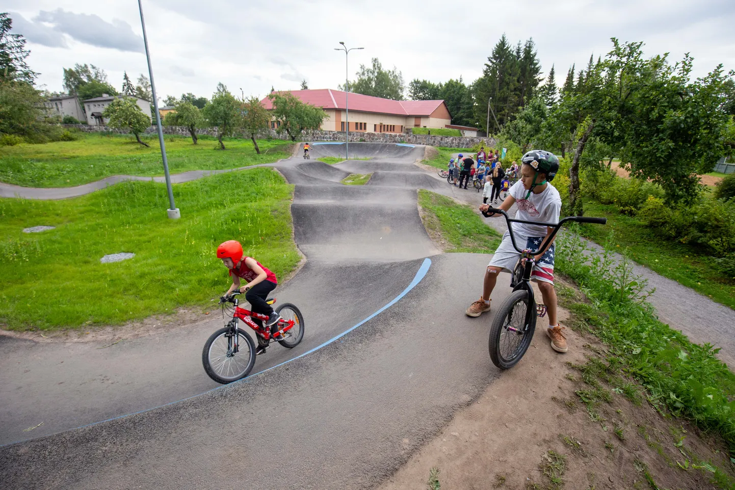 Roosna-Alliku pumptrack rada ehitati valmis just kaasava eelarve toel.
