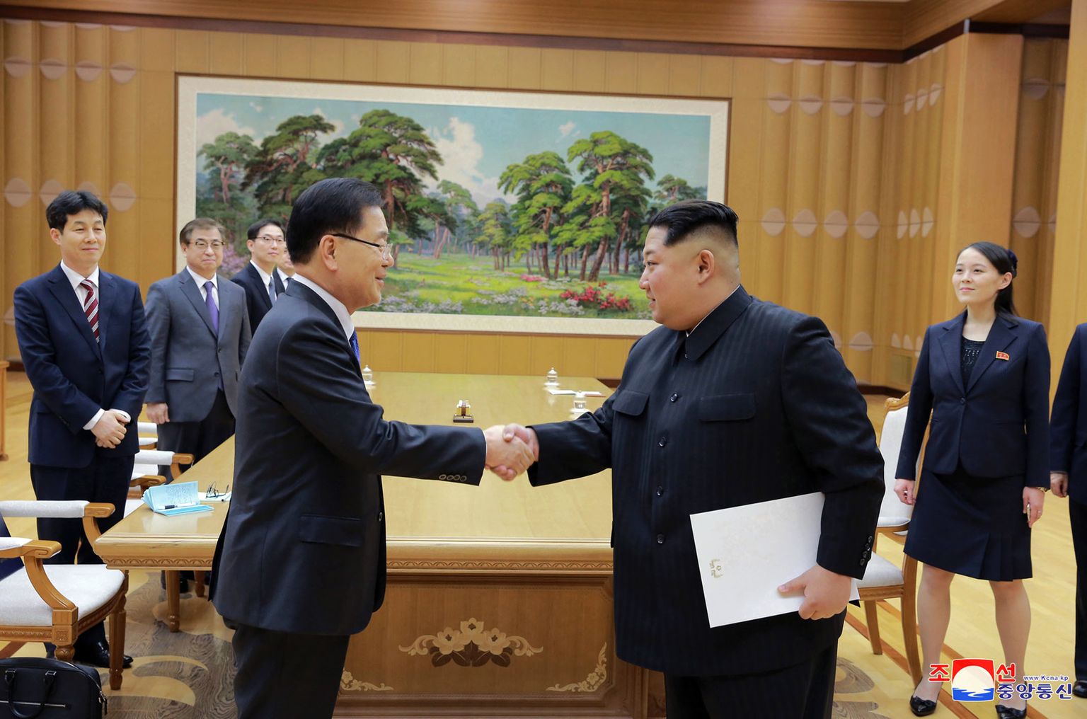 Kaader Kim Jong-uni ja Chung Eui-jongi kohtumisest.