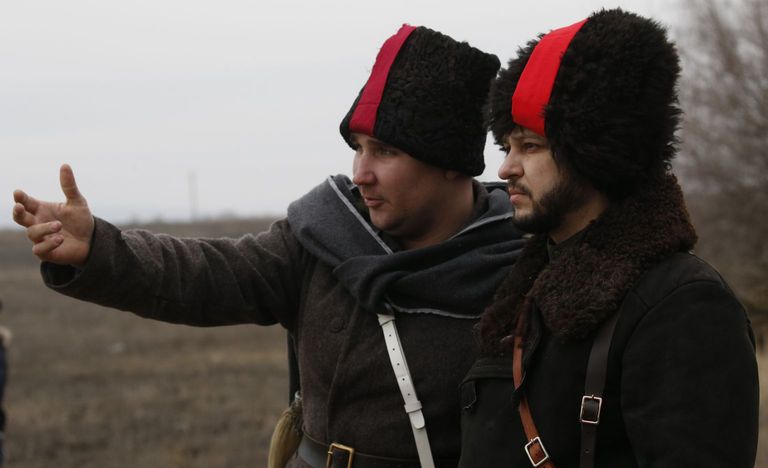 Российские реконструкторы в Ростовской области изображают казаков, которые исторически помогали Москве охранять границы, февраль 2020 года.