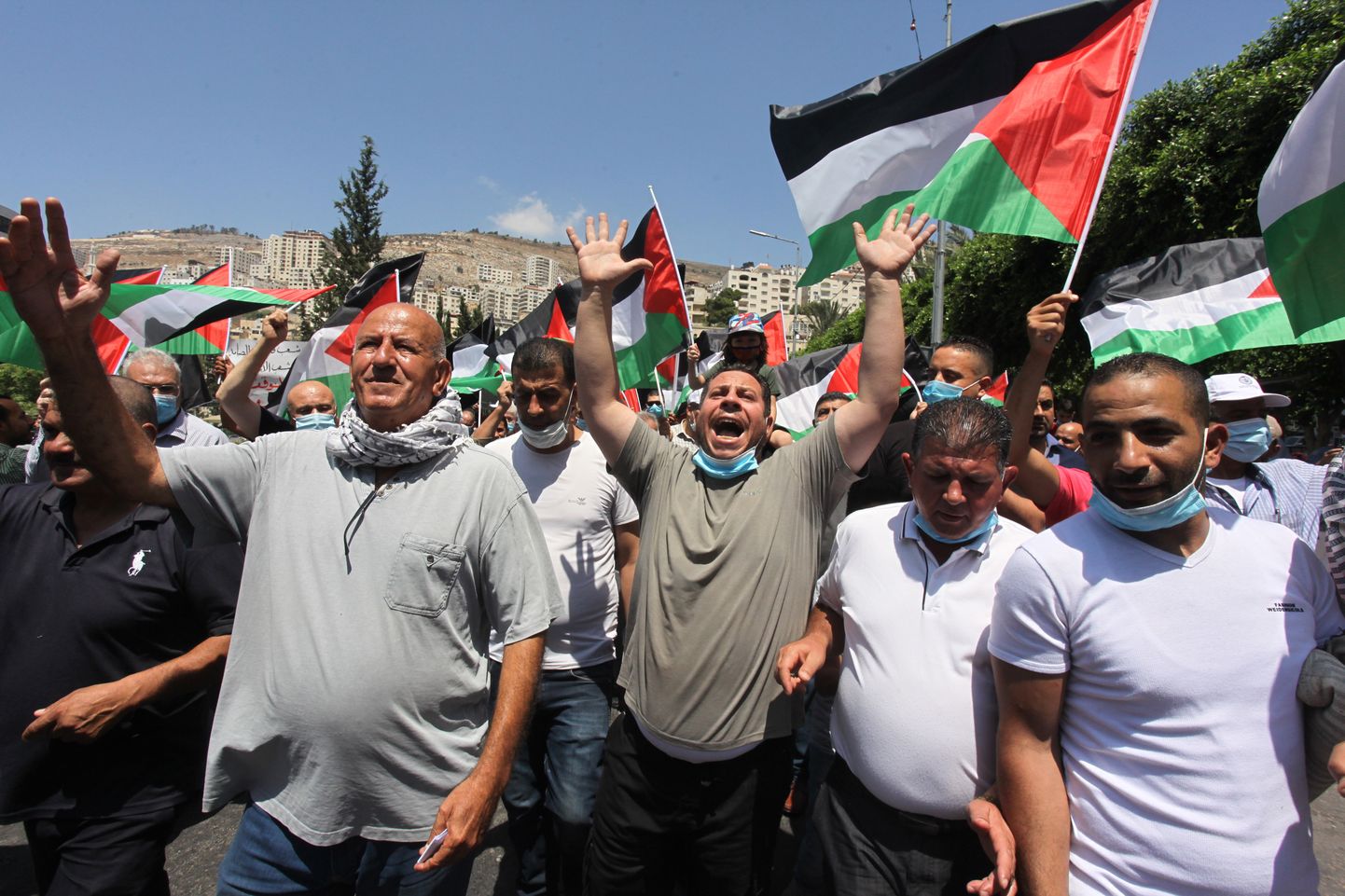 Inimesed avaldavad meelt Araabia Ühendemiraatide ja Iisraeli suhete normaliseerimise leppele Läänekaldal Nabluses 14. august 2020.