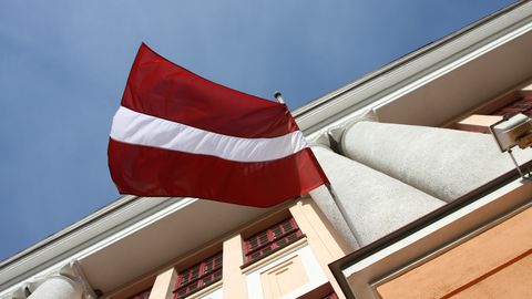 Посольство Латвии приостановило выдачу виз россиянам на неопределенный срок