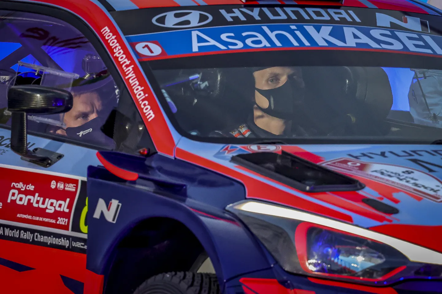 Ott Tänak (paremal) ja Martin Järveoja Portugali rallil.