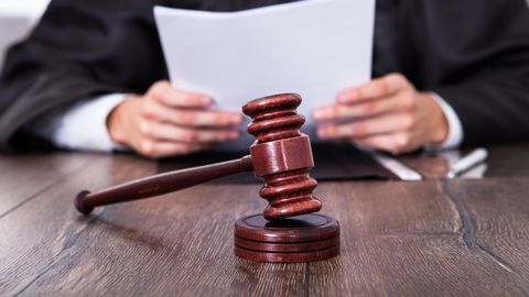 Суд огласит приговор матери по факту гибели двухлетнего мальчика под Резекне