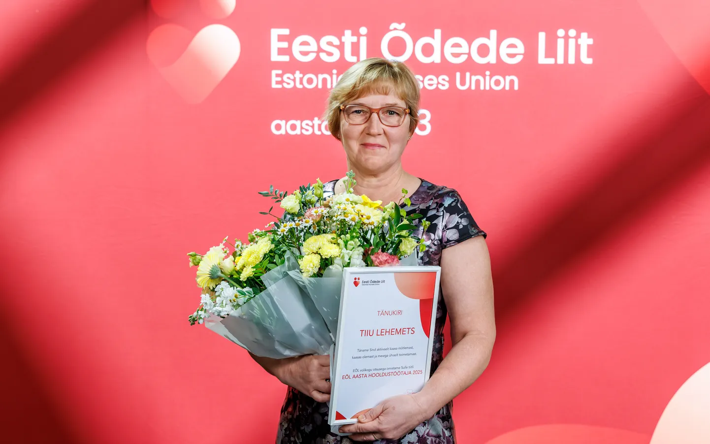 Aasta hooldustöötaja Tiiu Lehemets soovitab inimestel üksteisest rohkem hoolida.