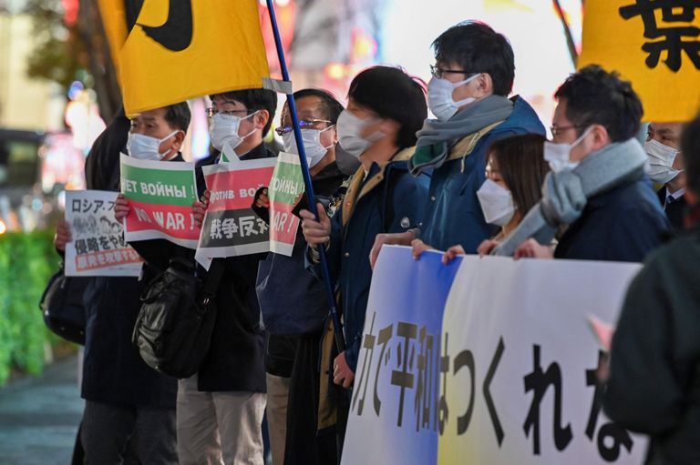 Jaapanlased protestimas 3. märtsil 2022 Tokyos Venemaa invasiooni vastu Ukrainas
