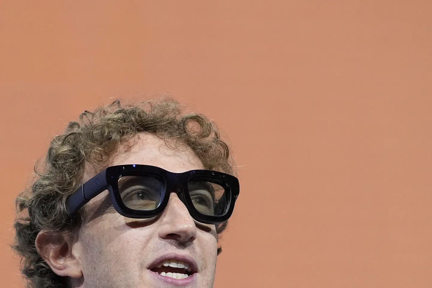 Meta on saanud Euroopa Liidus GDPR-i alusel juba mitmeid trahve, sealhulgas rekordilise 1,2 miljardi euro suuruse trahvi 2023. aastal. Fotol Meta kaasasutaja ja tegevjuht Mark Zuckerberg Orion AR prillidega Meta Connect konverentsil, mis toimus 25. septembril.