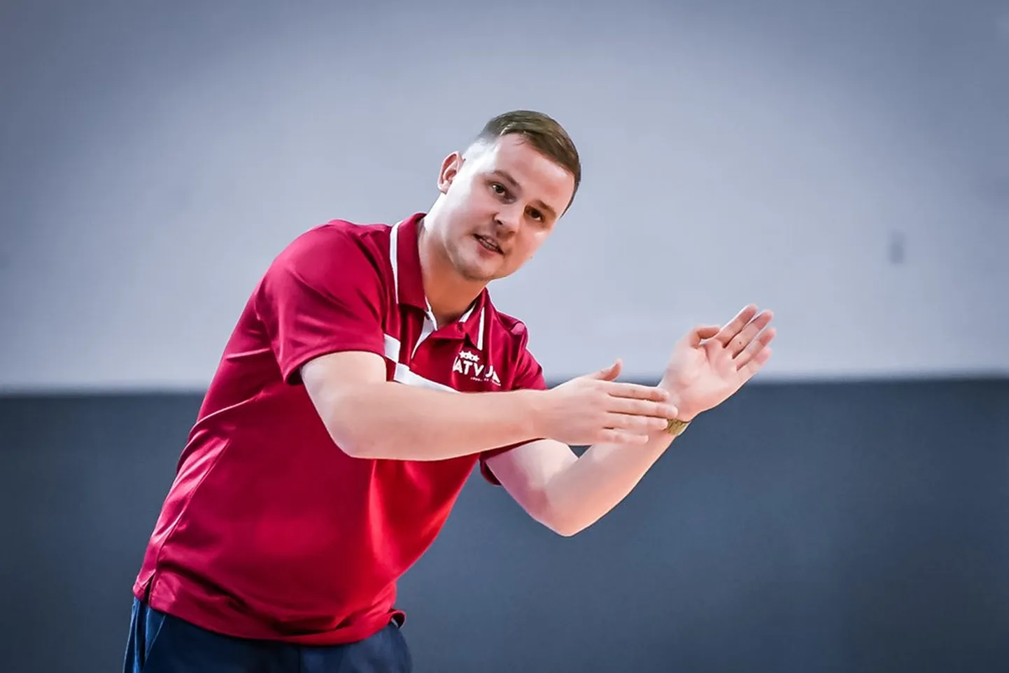 Basketbola treneris Matīss Rožlapa