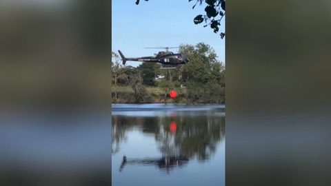 KOHUTAV! ⟩ Prantsusmaal kukkus​ metsatulekahjudega võidelnud helikopter järve