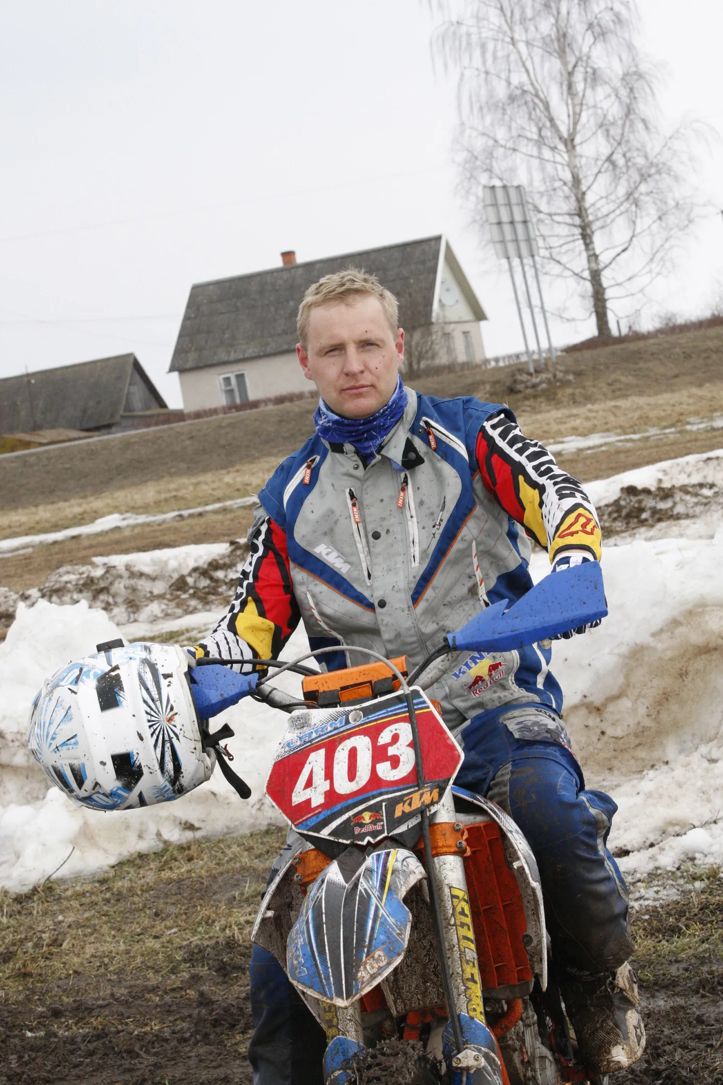 Motomees Riho Kollist on tuntud motoürituste korraldajana. Tema head nime kasutas pettur, et tõmmata kaaskodanikke haneks ja saada isiklikku kasu.