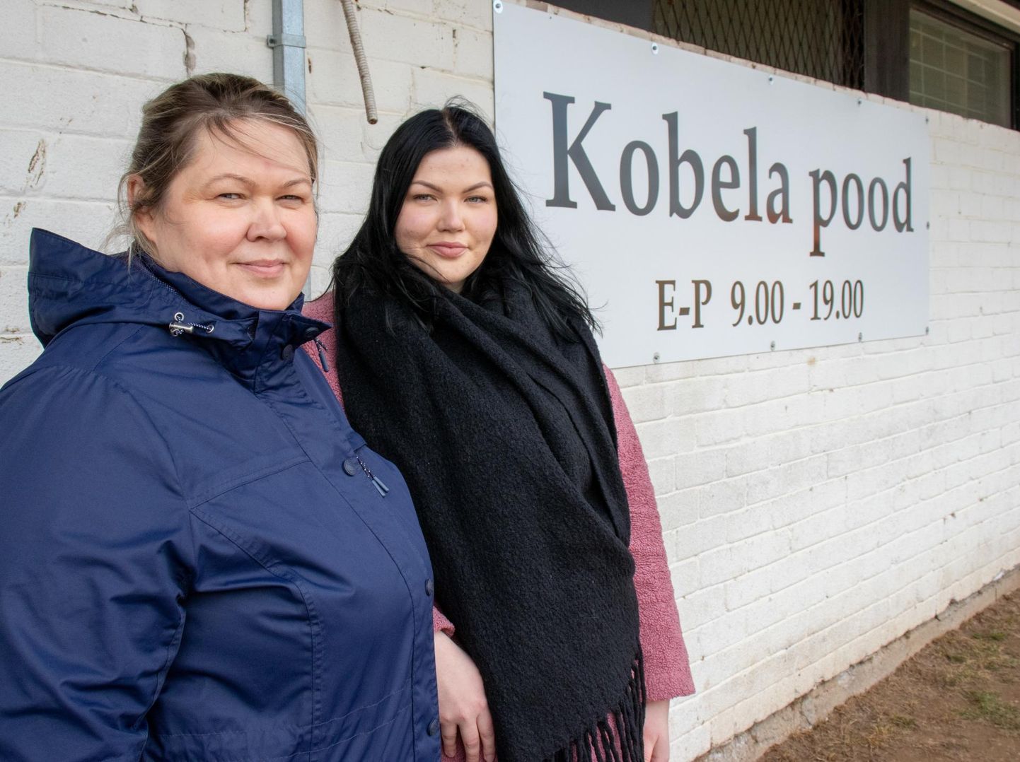 Kadri (vasakul) ja Hanna Hillak lõpetasid Kobelas kolm kuud kestnud kohaliku ostukohata perioodi.
