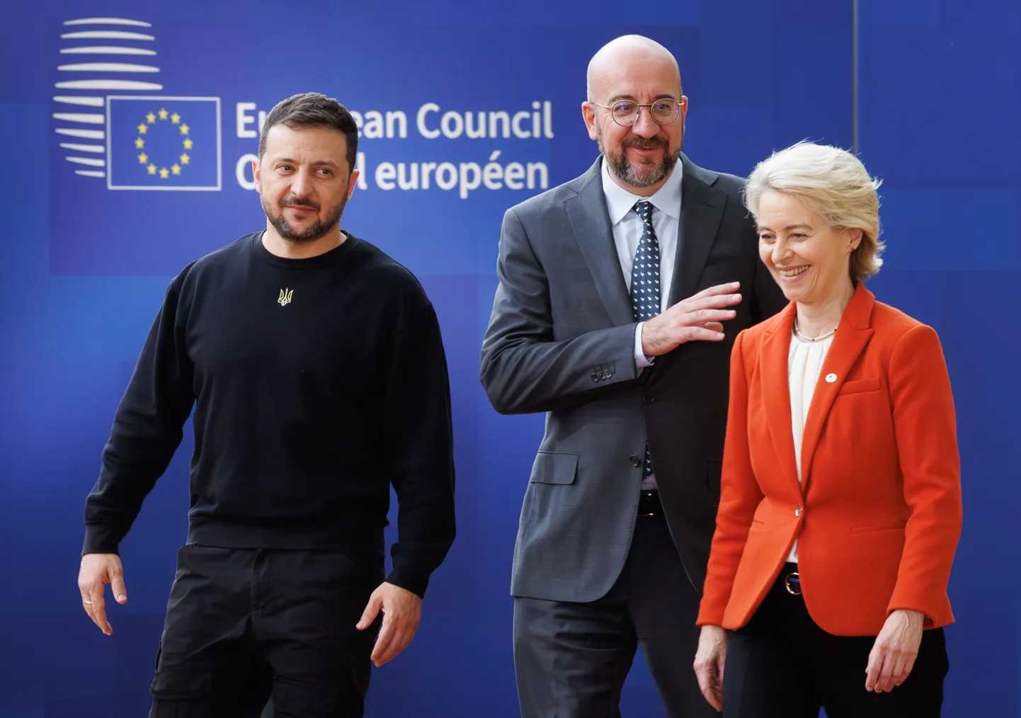 Volodõmõr Zelenskõi, ülemkogu eesistuja Charles Michel ja Euroopa Komisjoni president Ursula Von der Leyen täna Brüsselis.