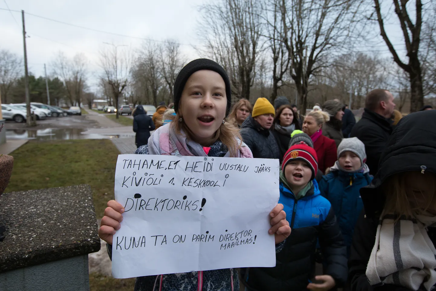 Вдобавок к тому, что увольнение директора Кивиылиской 1-й средней школы Хейди Уусталу вызвало недовольство у местной общины, это решение вытащило из кармана налогоплательщиков 30000 евро.