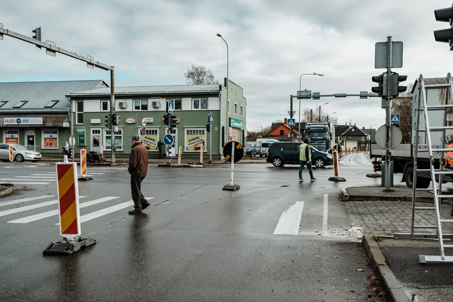 Pärnus Tallinna maantee, Jannseni tänava ja Rääma tänava ristmikul võivad sõidukijuhid peagi taas vasakule pöörata.