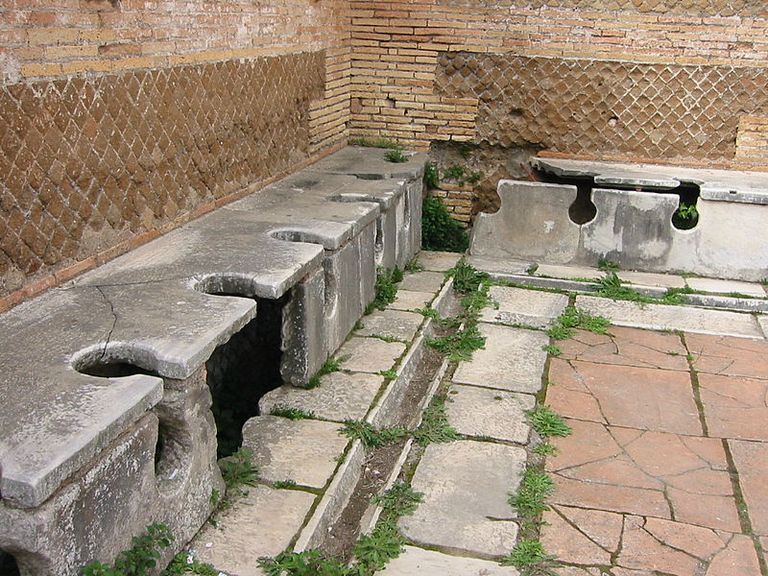 Publiskā tualete Senajā Romā.