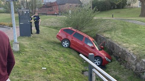 Kraavi sõitnud autojuht ajas pedaalid segamini