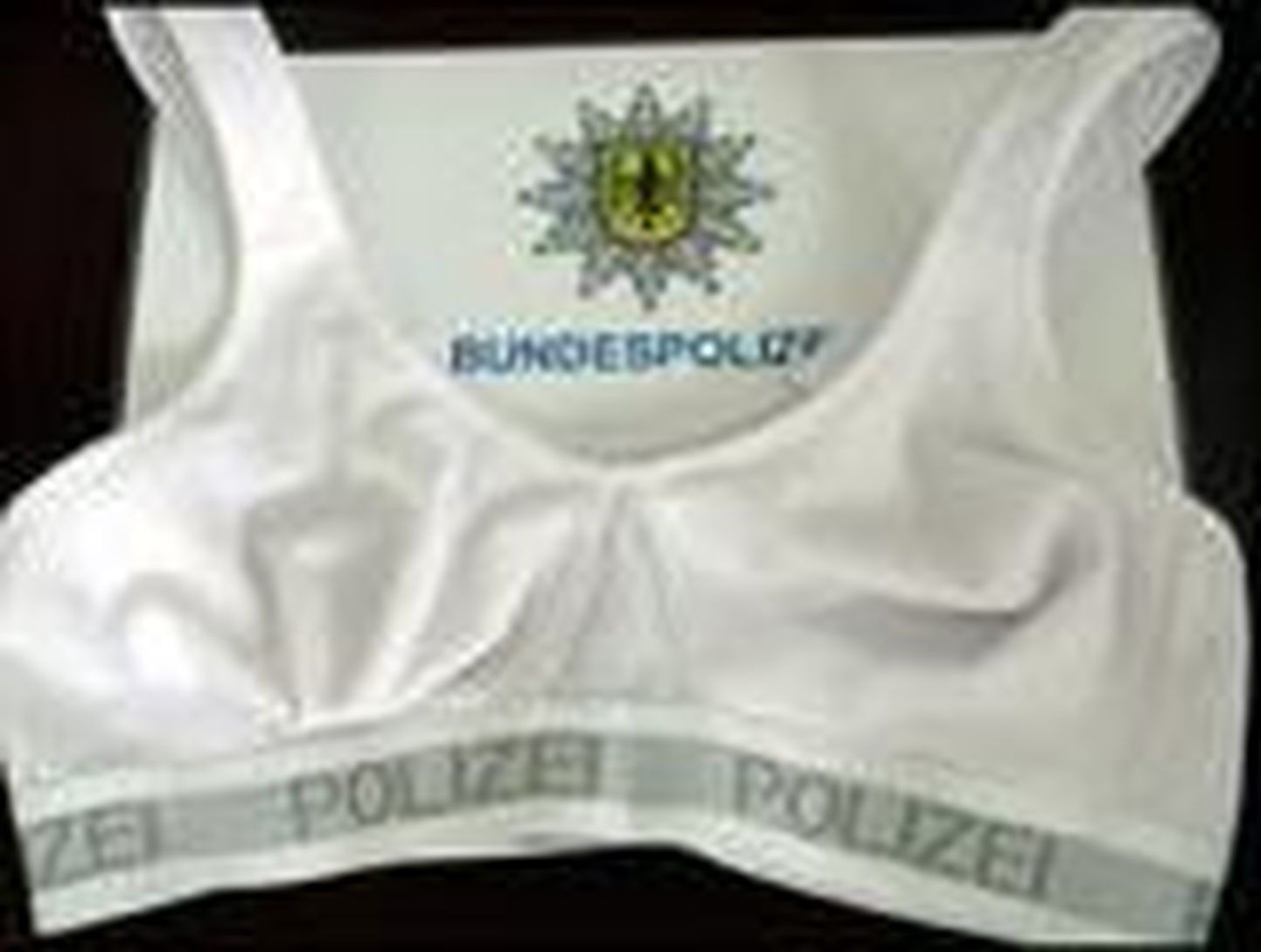 Saksa naispolitseinikud said kuulikindla rinnahoidja