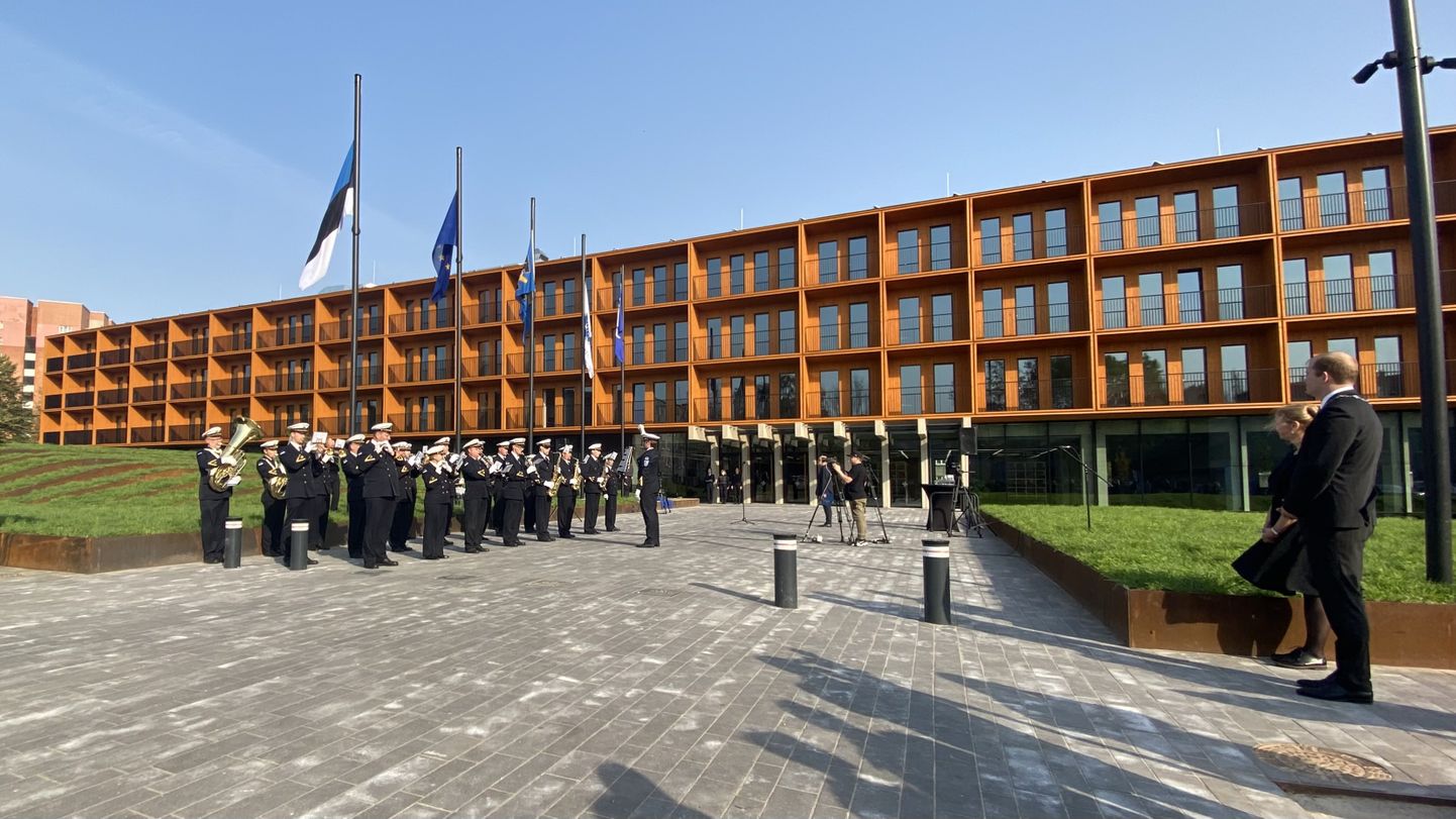 Eesti suurim avalik puithoone asub Narvas: sisekaitseakadeemia ning TÜ Narva kolledži ühine õppe- ja majutushoone avati Kerese tänaval sel sügisel.