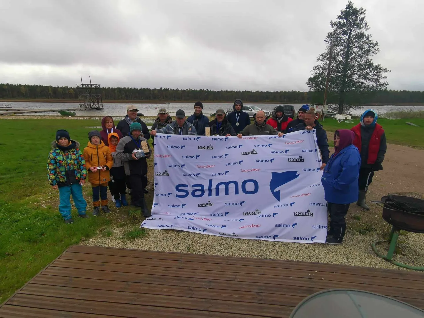 17 kalastajat trotsisid hullu ilma ja ajasid Väinjärvest purakaid taga.