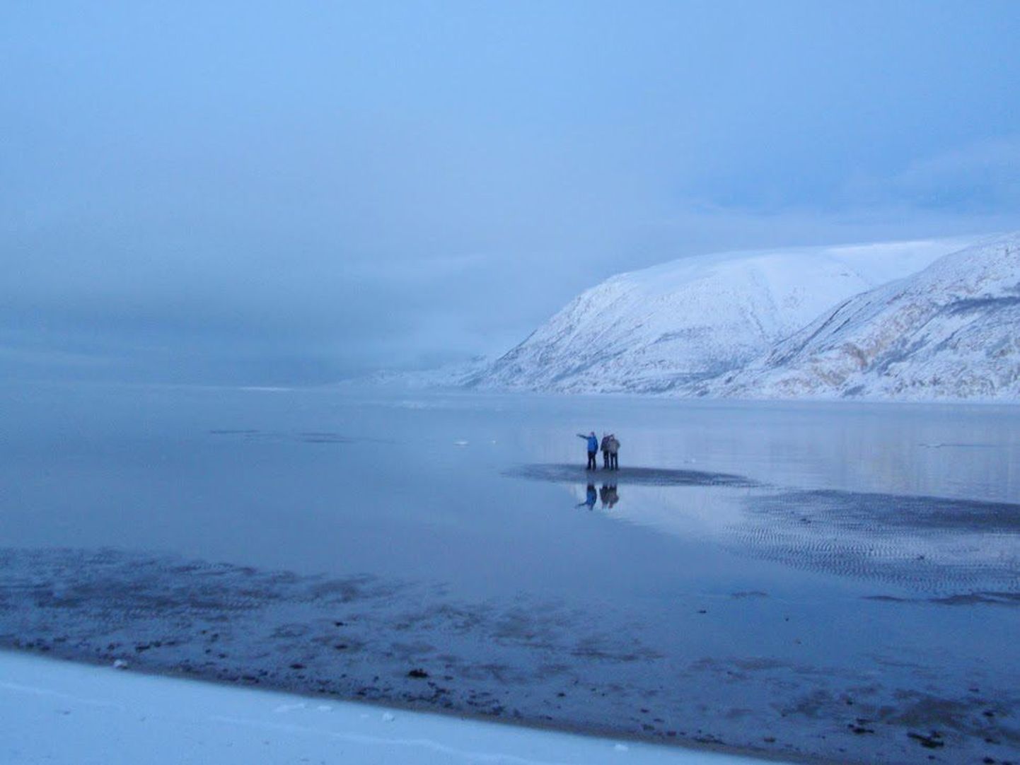 Tanamunningeni neemelt paistab Põhja-Jäämere horisont fjordide vahelt.