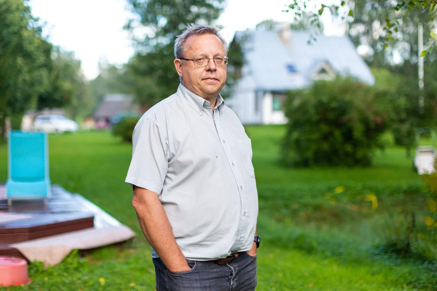 Professor Raul Eamets oma Valgamaa kodus Otepää kuplite vahel. Kui majanduslikult õige aeg käes, läheb uue maja ehituseks.
