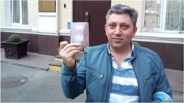 Журналист Фикрет Гусейнли приехал на Украину на несколько дней, но в итоге провел там полгода и еле избежал экстрадиции