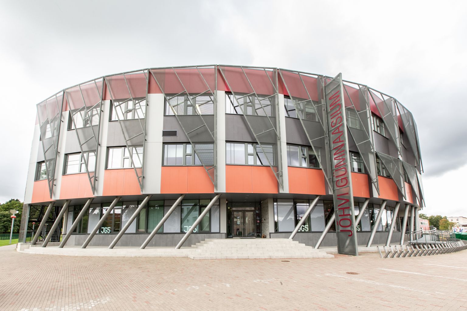 Здание Йыхвиской гимназии. Снимок иллюстративный.