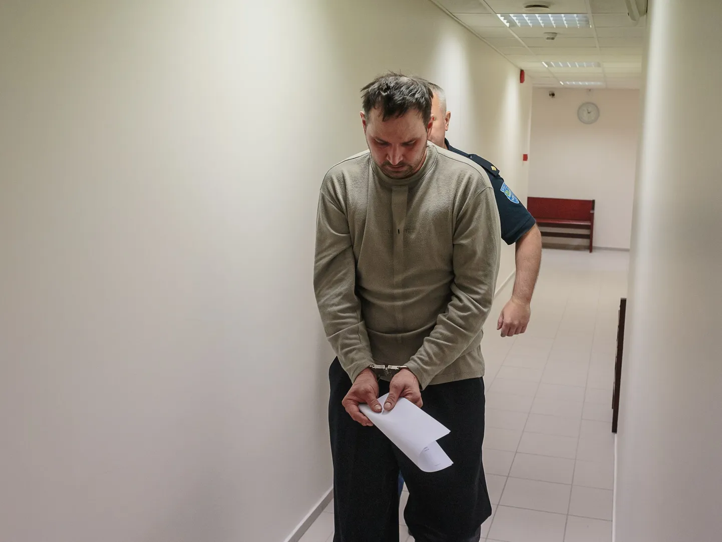 Суд признал 43-летнего Сергея Голубева виновным в убийстве супруги и приговорил его к 14 годам лишения свободы.