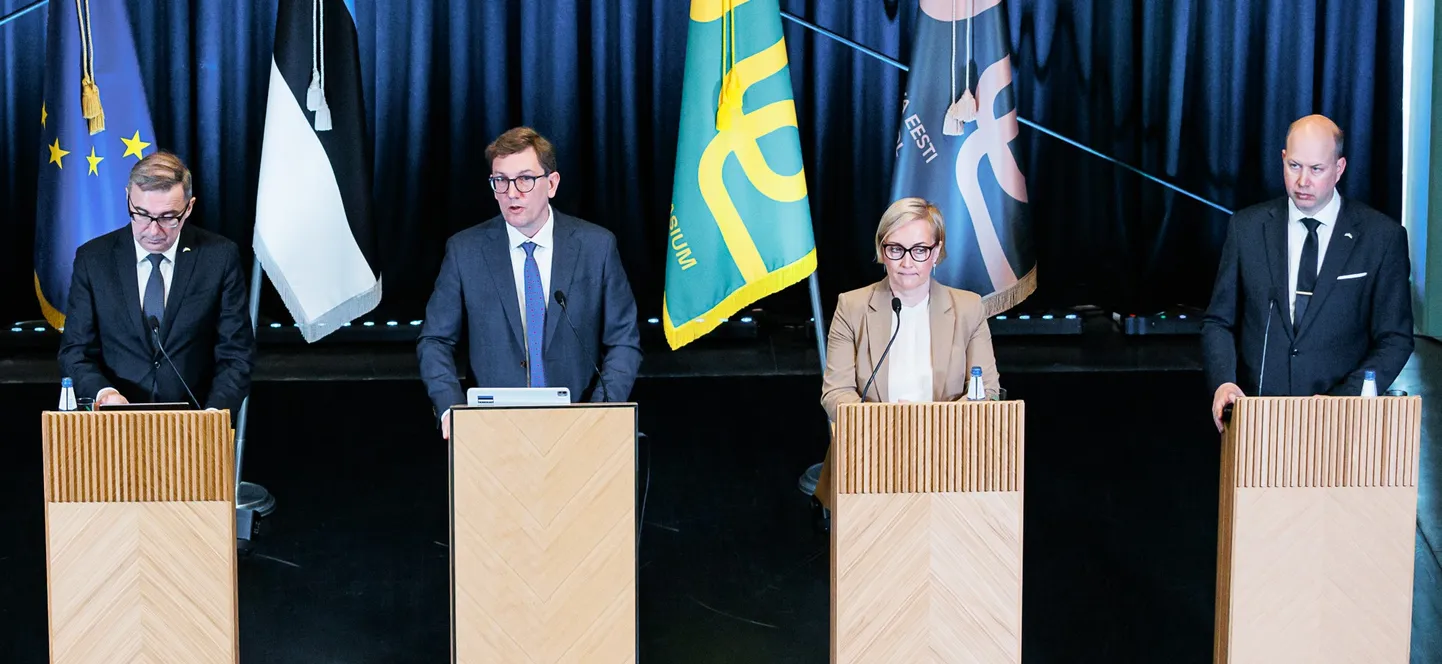 Energeetika- ja keskkonnaminister Andres Sutt, peaminister Kristen Michal, haridus- ja teadusminister Kristina Kallas ning siseminister Igor Taro said Narvas pressikonverentsil jagada oma mõtteid ka moeküsimustes.