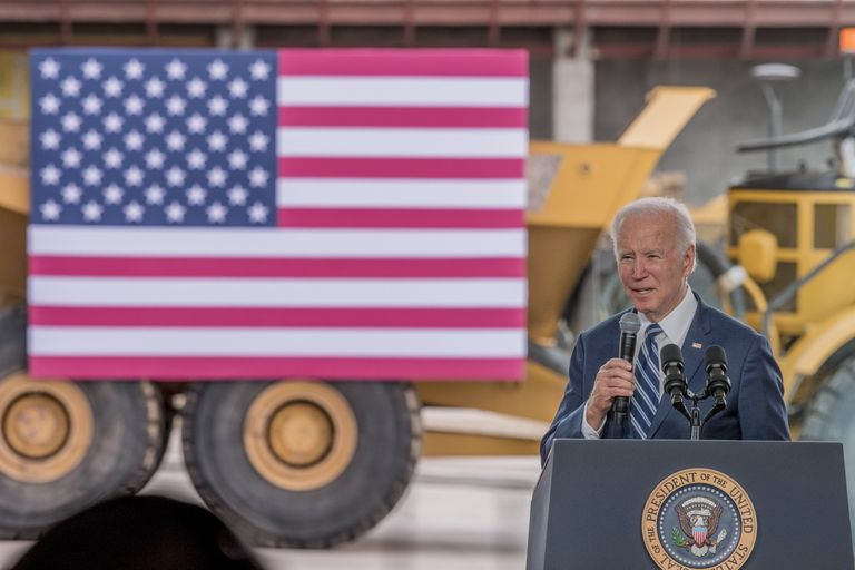 USA president Joe Biden avas Taiwani päritolu kiibitootja TSMC tehase Phoenixis (Arizonas) öeldes, et turvalisuse ja tarnekindluse pärast peab nüüd hakkama kiibitootmist taas kodumaale tooma.