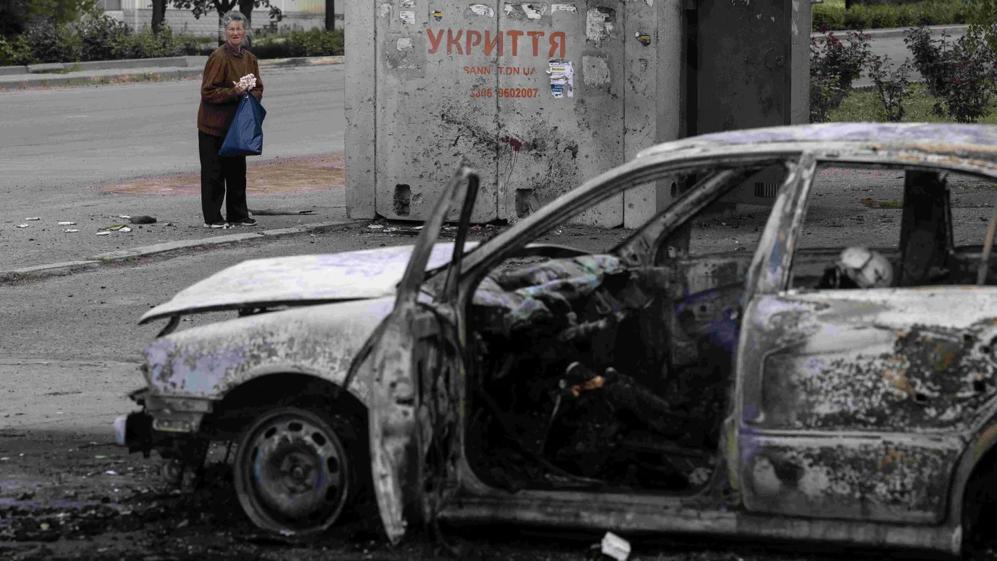 Обгоревший автомобиль в Константиновке
