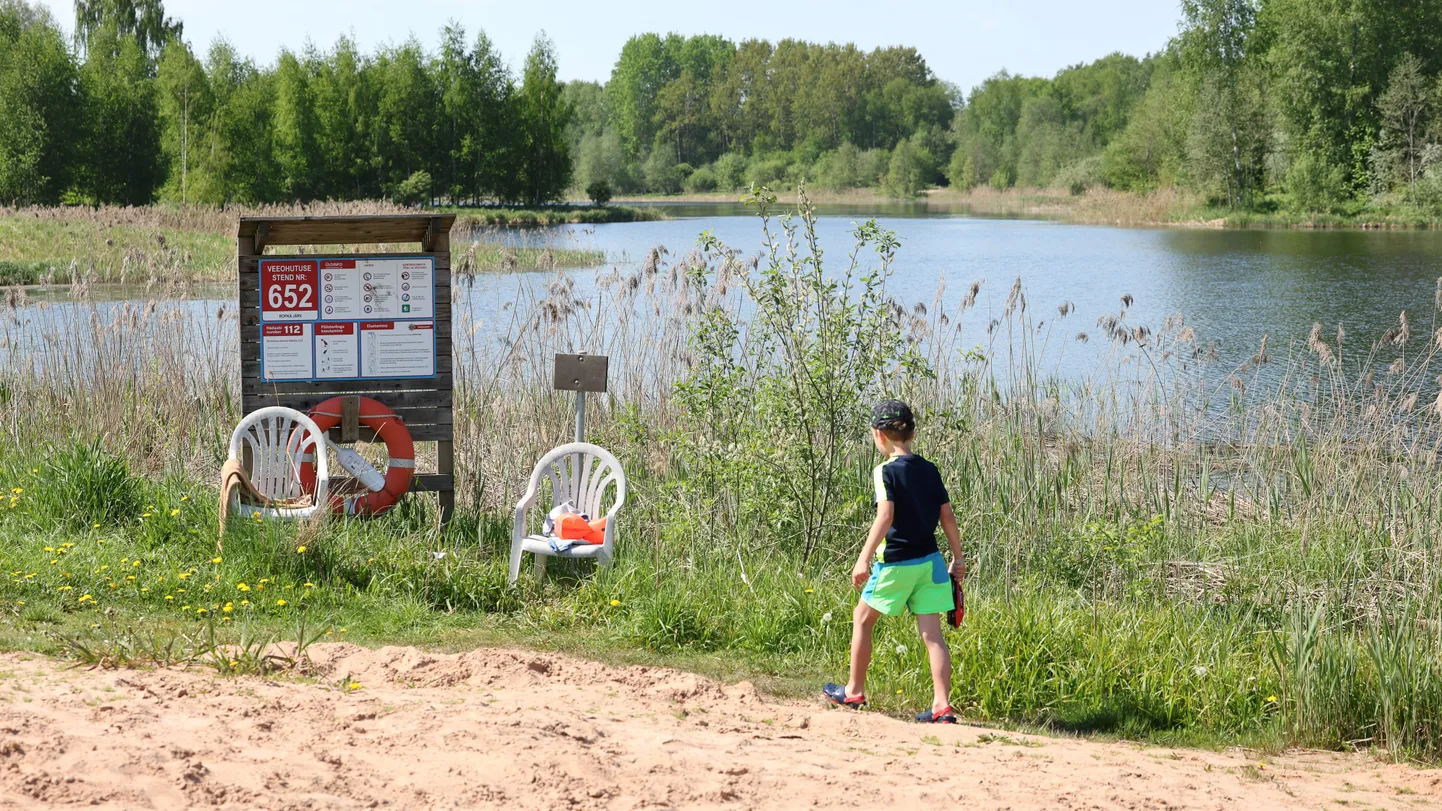 Külitse alevikus puudub praegu ühtne ühisveevärgi- ja -kanalisatsioonisüsteem.