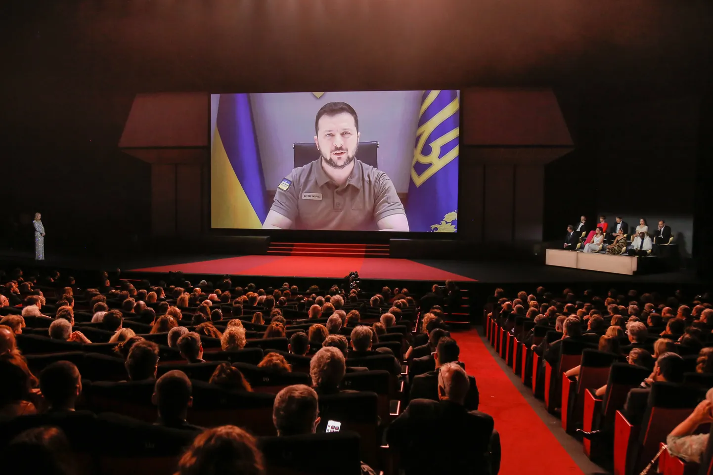 Ukraina president Volodõmõr Zelenskõi pöördus 17. mail 2022 Prantsusmaa Cannes'i filmifestivali avamisel publiku poole
