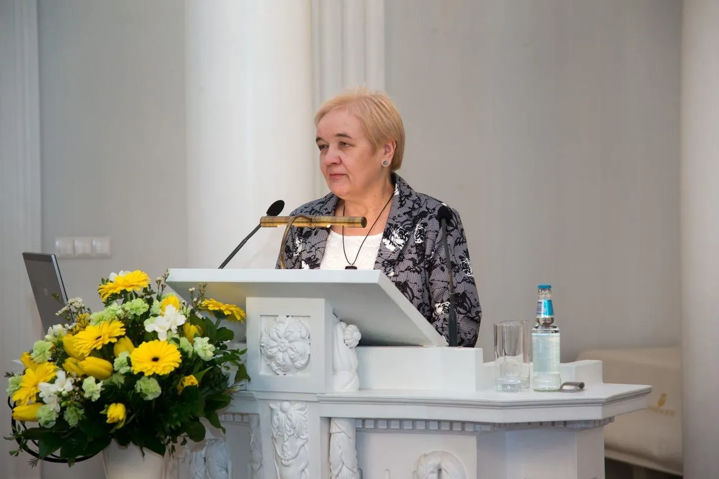 Helle Metslang.