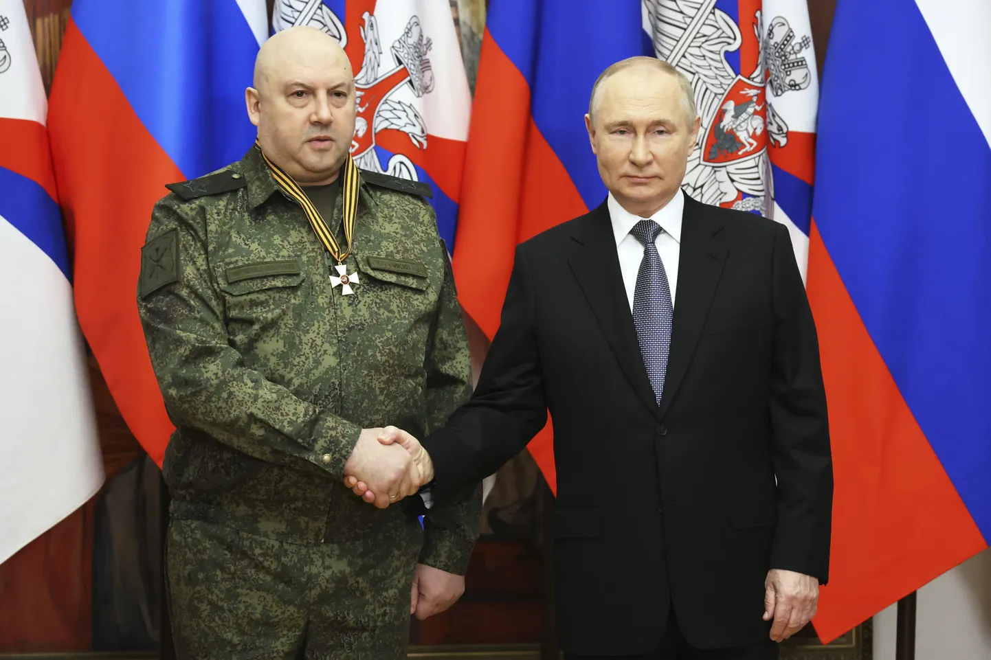 Сергей Суровикин и Владимир Путин.