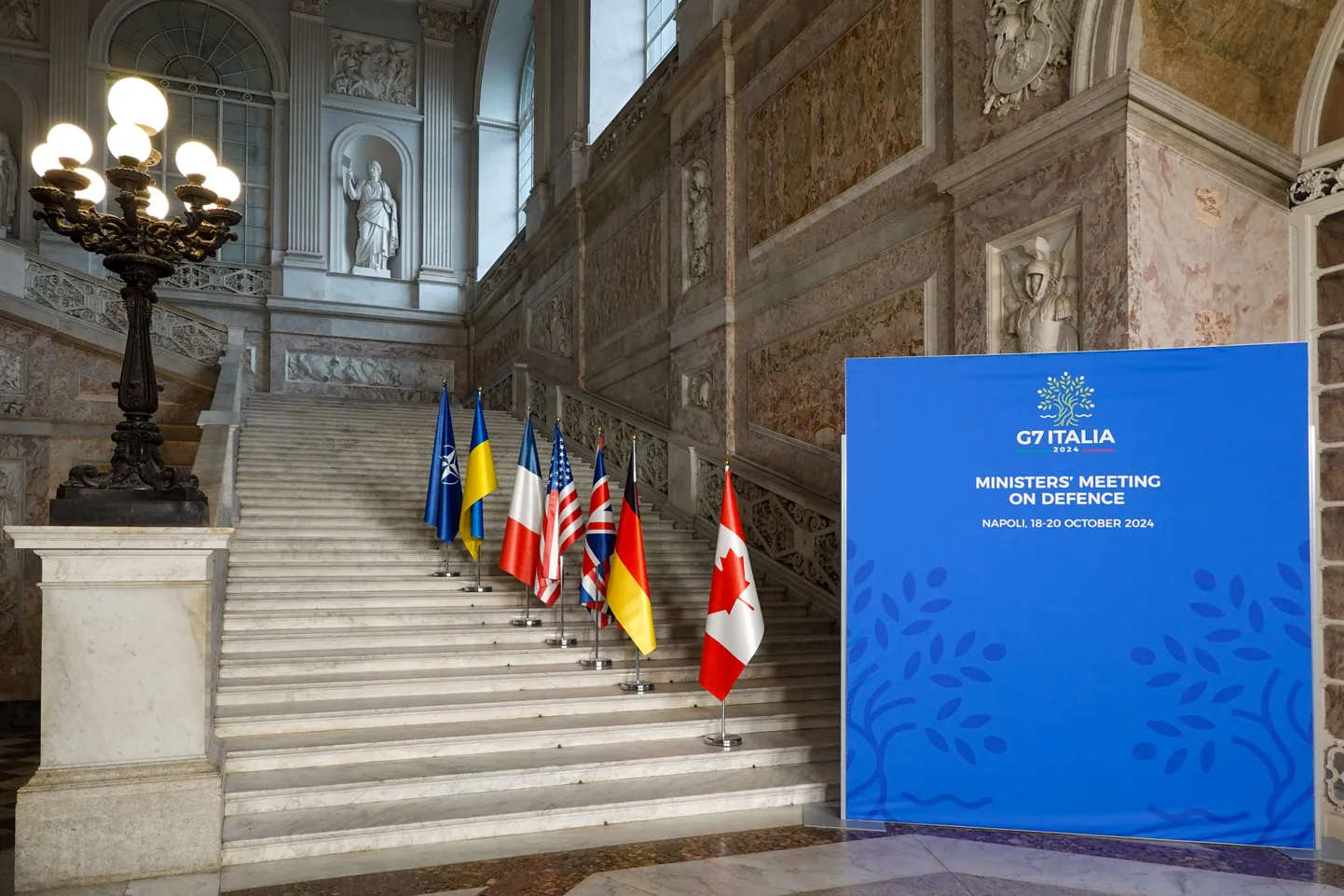 G7 kaitseministrite kohtumispaik Napoli Palazzo Reale.